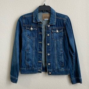 Levi’s girls size L 12-13 jean jacket with sparkly rhinestone buttons